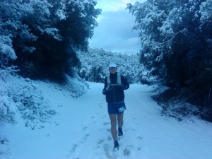 Jochen running through fresh snow during the last 6 miles ...